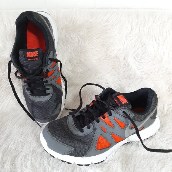 Nike Youth Kid's Grey and Orange Training Shoes Y5 - Picture 1 of 9